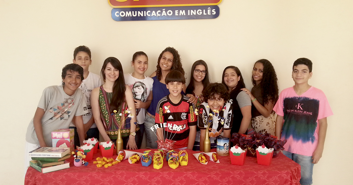 Alunos de Ipatinga na Last Day Party do curso Teens