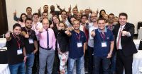 Sérgio Monteiro, chairman do UPTIME Group, e alguns parceiros franqueados da rede