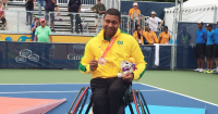 Daniel Alves levou três medalhas na competição