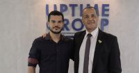 Gustavo Moutinho (à esq.) durante visita ao Head Office na companhia de Halbert Camilo, gestor de franquias e novos negócios